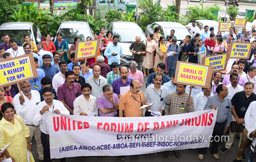 bank staff protest mangalore